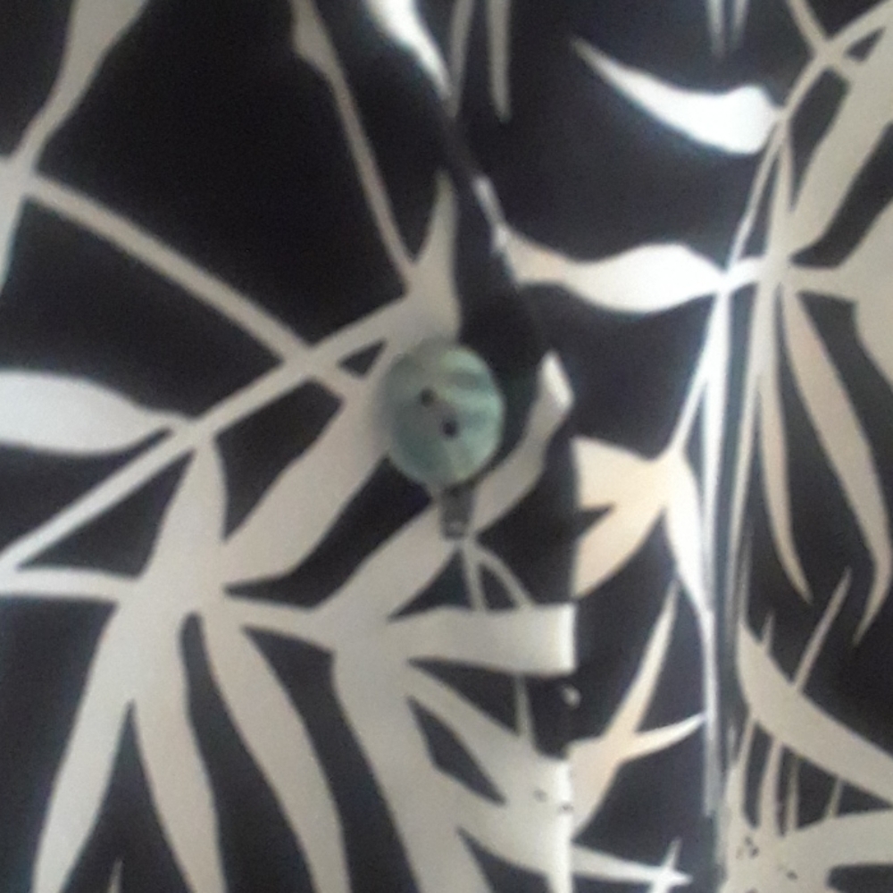 Top - Picture 2 of 4